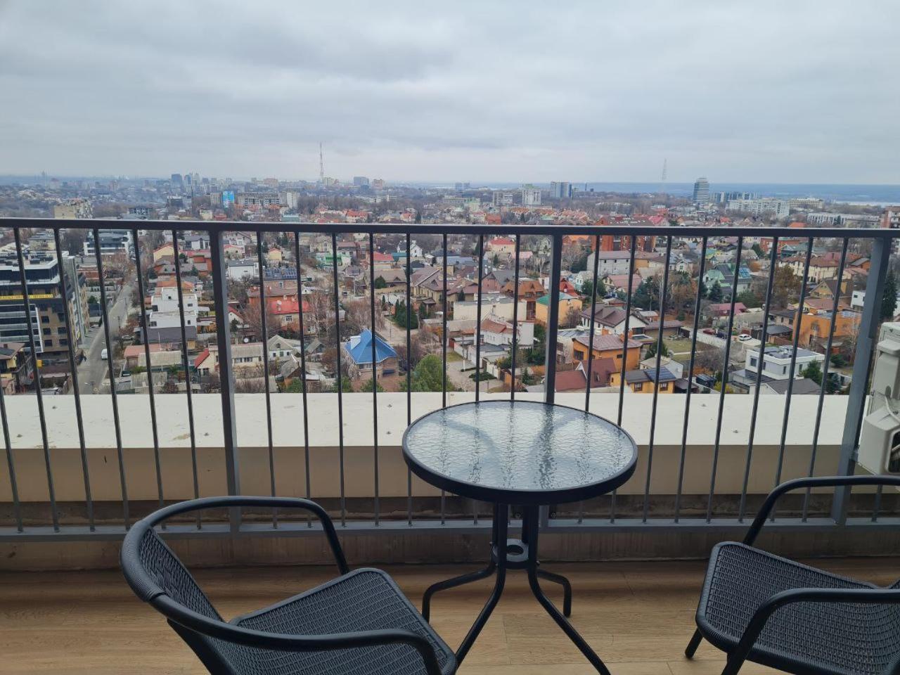 Apartplus - Затишні Апартаменти Днепър Екстериор снимка